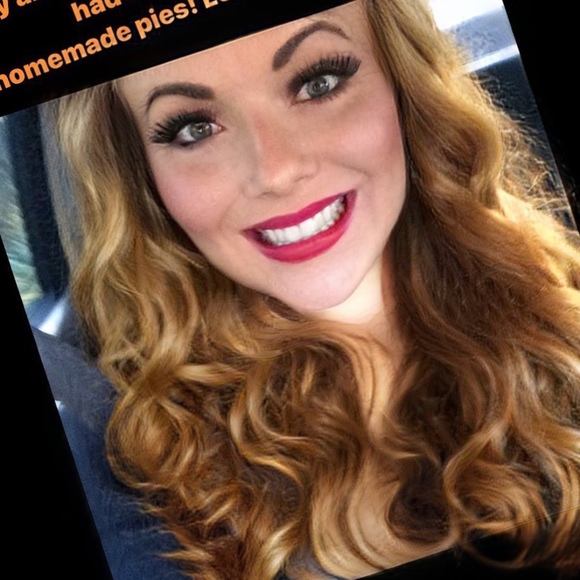 Meet your Posher, Sylvia - Picture 1 of 12